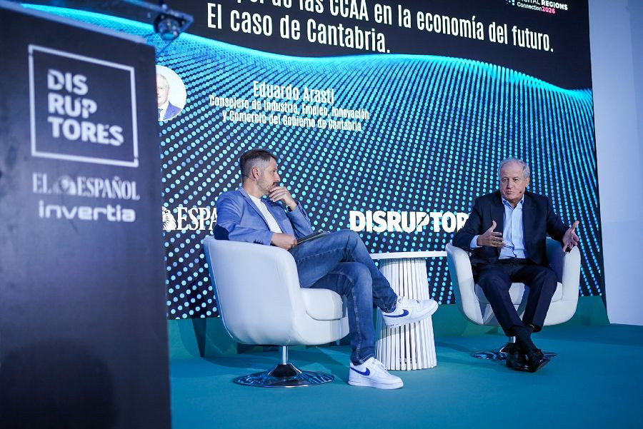 Arasti expone el proyecto Altamira y los programas de competencias digitales de Cantabria en el foro de Disruptores