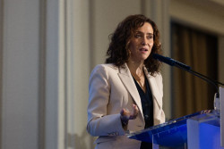 Ayuso acusa a S&aacute;nchez de preparar "todas las trampas que pueda" y reitera sus sospechas sobre el voto por correo