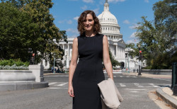   Ayuso arrastra a Sanchez a defender España y el español  Por Pedro Arce