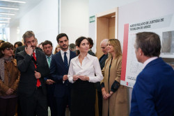 Ayuso cree que las elecciones en Extremadura son una "gran decisión" y recuerda los bloqueos que ella sufrió de Vox