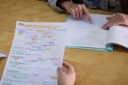 Banco Santander ofrece 8.000 becas para microcredenciales universitarias y refuerza la formación adulta