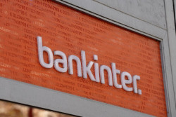 Bankinter lanza un agente de IA para consultar su memoria anual