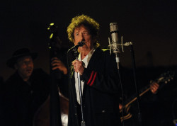 Bob Dylan cautiva sin dejar espacio a la nostalgia en el inicio de su gira por España
