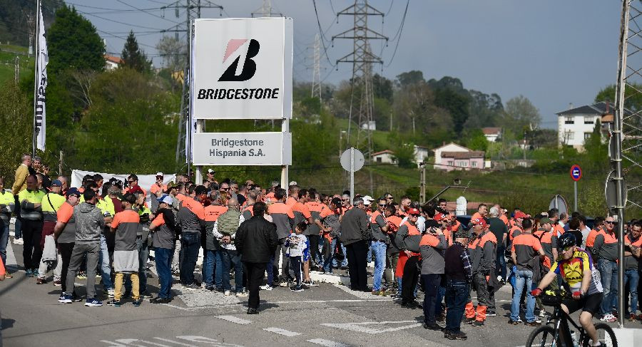 Bridgestone reduce el ERE en Puente San Miguel en 10 despidos y aumenta ...