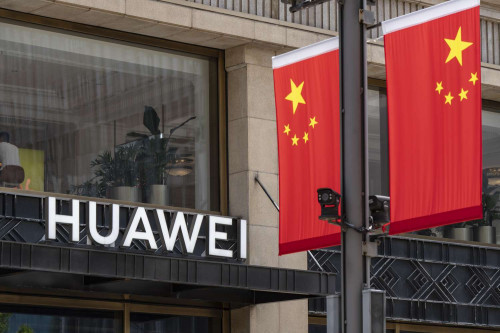 Bruselas advierte a Sánchez del "riesgo de la OTAN y la UE por el contrato suscrito con Huawei cuyo dueño es China y socia de Rusia