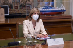 Bruselas insiste en la vacunaci&oacute;n ante un incremento de contagios que atribuye sobre todo a los "no vacunados"