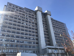 Buruaga anuncia el inicio del derribo de la Residencia de Cantabria "después del verano"