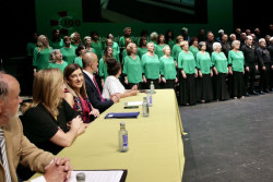 Buruaga anuncia la concesi&oacute;n de la `C` cultural de Cantabria a la Coral de Torrelavega