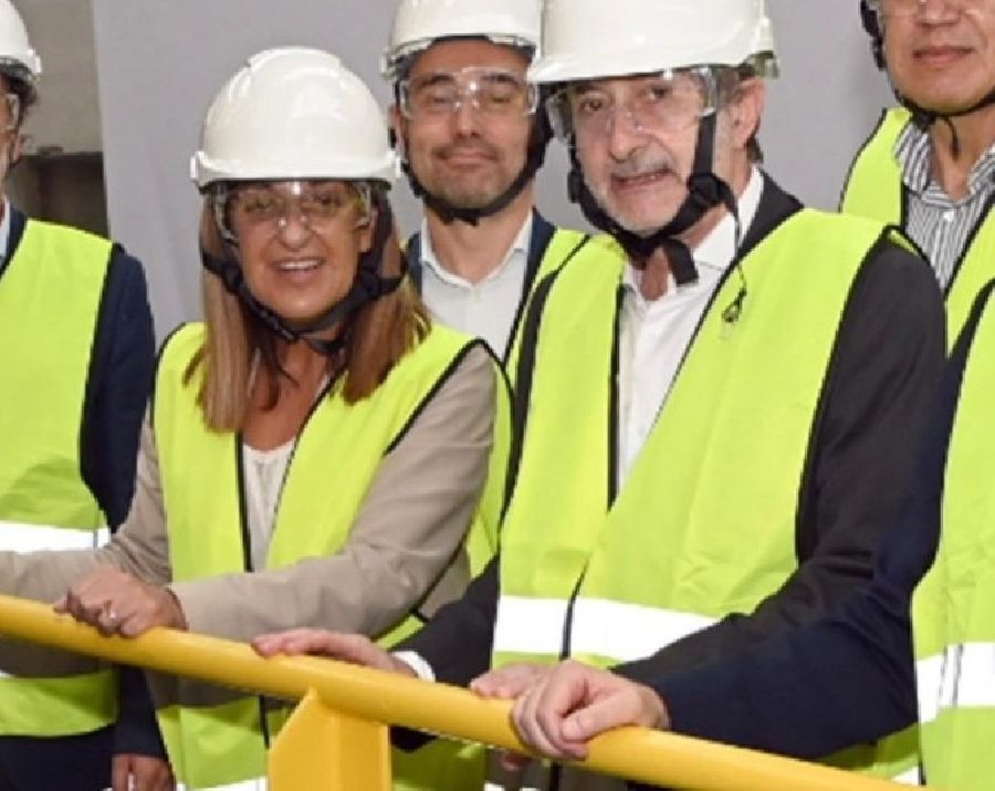 Buruaga felicita a Repsol por la "excelente" noticia de la asignaci&oacute;n europea para la ampliaci&oacute;n de la central de Aguayo