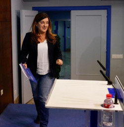 Buruaga pide a Revilla que intervenga para acabar con la huelga de m&eacute;dicos y deje de "esperar sentado"