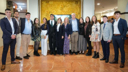 Buruaga traslada su compromiso  personal  para impulsar el folclore y la defensa del patrimonio art&iacute;stico regional verdaderas esencias de Cantabria