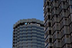 CaixaBank gana 5.891 millones en 2025, un 1,8% m&aacute;s