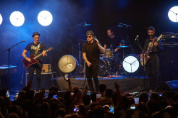 Calamaro repasa sus grandes éxitos en Santander en un concierto con todas las entradas vendidas