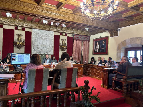 Camargo aprueba una modificación presupuestaria de casi un millón de euros para inversiones deportivas y culturales