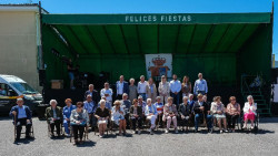 Campoo de Enmedio celebra su d&iacute;a grande, que reconoce sus tradiciones y fomenta la convivencia