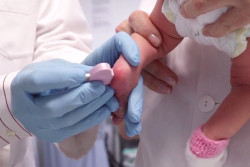 Cantabria ampliará el cribado neonatal hasta las 21 patologías metabólicas, "a la cabeza" nacional