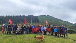 Cantabristas moviliza a centenar de personas en el Dobra contra el "absurdo y destructivo" Parque Cuaternario