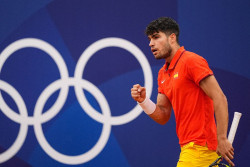Carlos Alcaraz se estrena en los Juegos con una c&oacute;moda victoria ante el liban&eacute;s Habib