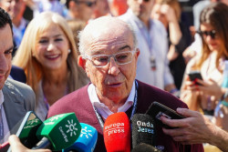 Carmelo Ezpeleta: "Est&aacute; muy bien que haya un h&eacute;roe como Marc M&aacute;rquez en MotoGP"