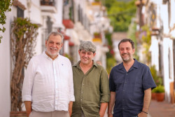 Carmen Mola regresa con `Los hu&eacute;rfanos`: "Si consigues asustar al ser humano lo suficiente, reacciona con violencia"