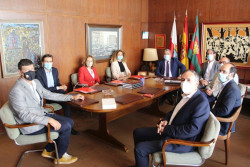 Casares llama a impulsar la colaboración público-privada para la recuperación económica del Besaya