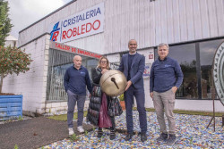 Cascabeles y ratones adornarán el entorno de la Plaza Mayor de Torrelavega en Navidad