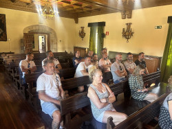  Casi una quincena de trabajadores de Prysmian asisten al Pleno de Camargo para pedir su apoyo