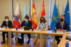 Castilla y Le&oacute;n, Galicia, Asturias y Cantabria acuerdan ir al Supremo si el Gobierno proh&iacute;be la caza del lobo