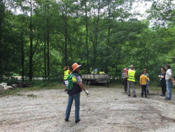 Cerca de 250 voluntarios liberan de basuraleza ocho espacios naturales de Cantabria