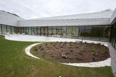 Cerrado el jard&iacute;n del Centro de Arte Rupestre de Cantabria por el deterioro de la cubierta