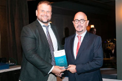 César Pascual, premio a la trayectoria profesional en el ámbito de la salud del Congreso Innova Health