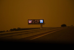 Cient&iacute;fico explica c&oacute;mo los incendios pueden generar su propio clima: De tormentas el&eacute;ctricas a remolinos de fuego