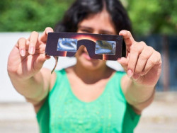 Ciudadanos ante el eclipse, de la expectaci&oacute;n a la cautela: "&iquest;Y si nos quedamos ciegos?"