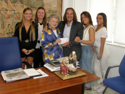 Club 0-11 entrega a la Fundación Asilo los fondos recaudados en `Pasión por Torrelavega`