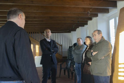 Comienza la instalación de paneles solares en el centro cívico La Montaña de Torrelavega