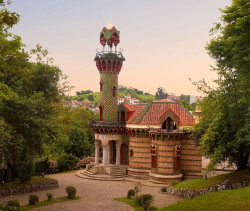 Comillas re&uacute;ne al "universo Gaud&iacute;" por el 140 aniversario de El Capricho