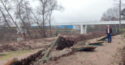 Cs Torrelavega ve "decepcionante" la pasarela sobre el r&iacute;o Besaya