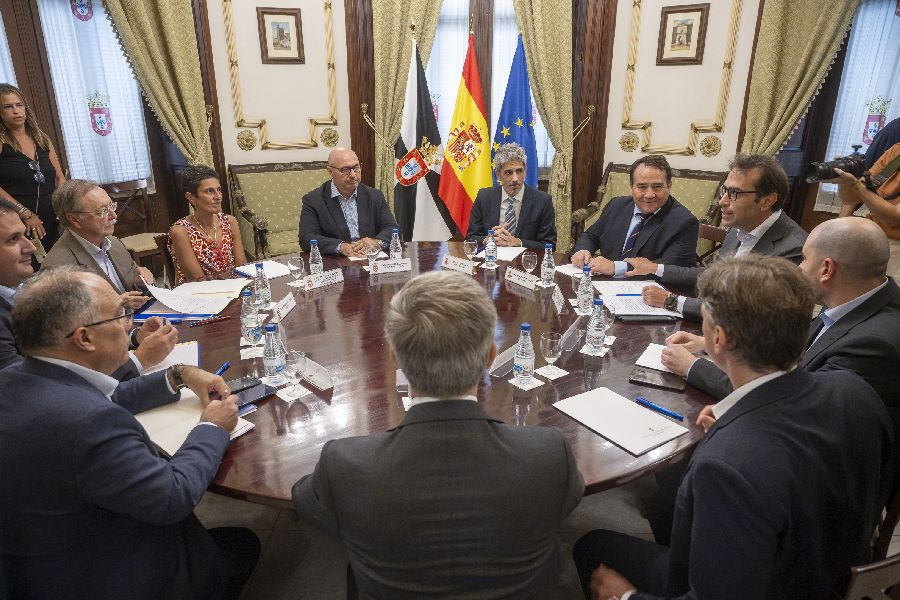 Cuerpo anuncia "medidas?  en Ceuta para reforzar la seguridad, gestionar retornos y revitalizar la econom&iacute;a y no dice c&oacute;mo y cu&aacute;ndo 