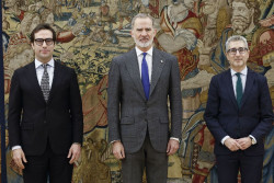 Cuerpo y Espa&ntilde;a prometen sus cargos como vicepresidente primero del Gobierno y ministro de Hacienda ante Felipe VI