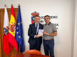 Cultura y Casa de Cantabria en C&aacute;diz estudian colaborar para reconocer la contribuci&oacute;n de los c&aacute;ntabros emigrados