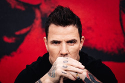 Dani Martín lanza álbum después de 4 años: "Yo me inventé El Canto del Loco, ¿cómo voy a dejar de cantar mis canciones?"