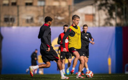Dani Olmo regresa parcialmente al grupo y Gavi se queda en el gimnasio