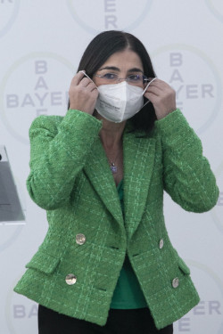 Darias destaca el impulso a la investigaci&oacute;n en la nueva Estrategia del C&aacute;ncer del SNS