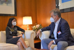 Darias elogia el papel de las enfermeras y los enfermeros en la campa&ntilde;a de vacunaci&oacute;n frente a la COVID-19