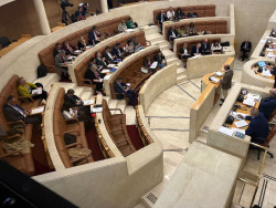  Debate.- Los grupos presentan 120 propuestas, sobre vivienda, sanidad, inmigraci&oacute;n y diferentes pol&iacute;ticas