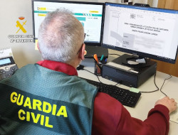  Detenidos dos j&oacute;venes por agredir a un hombre en Colindres, robarle la tarjeta y hacer varios pagos con ella