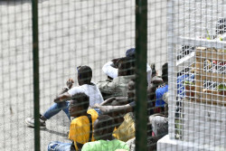 Detenidos seis inmigrantes en Ceuta en las &uacute;ltimas horas por robo con violencia, allanamiento y falsedad documental