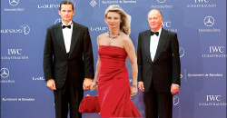 Dicen que los hijos pagan las culpas de los padres..... 