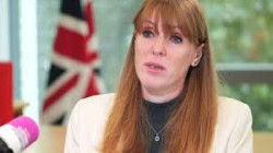 Dimite la `número dos` del Gobierno británico por irregularidades fiscales en la compra de una vivienda igual que en España