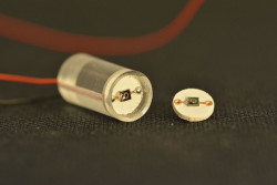 Diseñan detectores de partículas más resistentes a la radiación para una nueva radioterapia avanzada